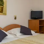 アパート Just Meters From The Sea Lavica Beachfront *