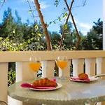 アパート Just Meters From The Sea Lavica Beachfront *