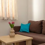 アパート Just Meters From The Sea Lavica Beachfront ポドストラナ
