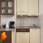 Just Meters From The Sea Lavica Beachfront * ポドストラナ