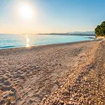 Just Meters From The Sea Lavica Beachfront アパート ポドストラナ