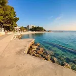 アパート Just Meters From The Sea Lavica Beachfront ポドストラナ