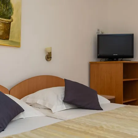 Appartamento Just Meters From The Sea Lavica Beachfront *