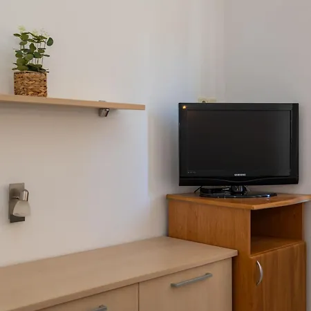 Just Meters From The Sea Lavica Beachfront Appartamento
