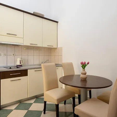 アパート Just Meters From The Sea Lavica Beachfront