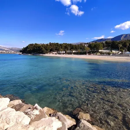 アパート Just Meters From The Sea Lavica Beachfront ポドストラナ