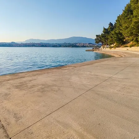 Just Meters From The Sea Lavica Beachfront Podstrana