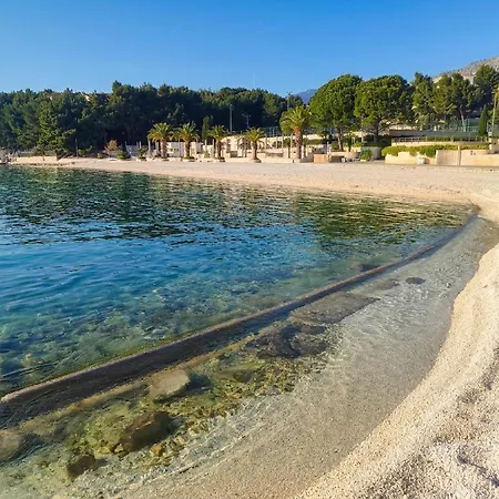 Just Meters From The Sea Lavica Beachfront